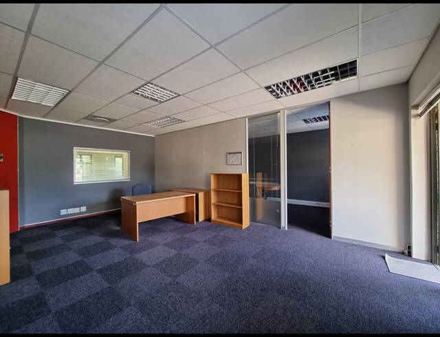 57M² OFFICE TO LET IN TYGER WATERFRONT